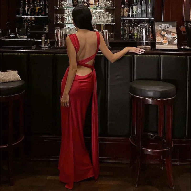 Robe longue, dos nu, satin, rouge et noir, élégante, Clubbing, Soirée NEITH