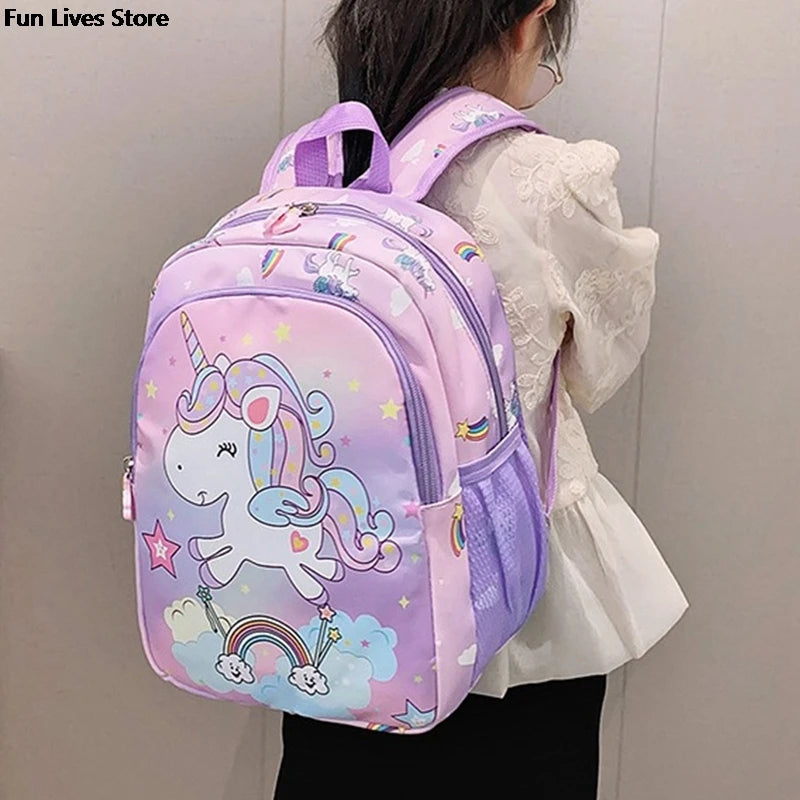 Sac à dos pour élèves avec motif licorne, grande capacité et conçu pour les filles. Ce sac à double bandoulière est à la fois tendance et pratique, idéal pour l'école et le transport des livres.