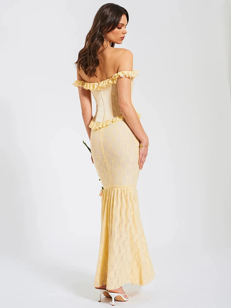 Découvrez notre robe longue corset en satin jaune, un modèle élégant. Cette robe de soirée sans bretelles et dos nu est parfaite pour les clubs et les fêtes, combinant style et allure. NEITH