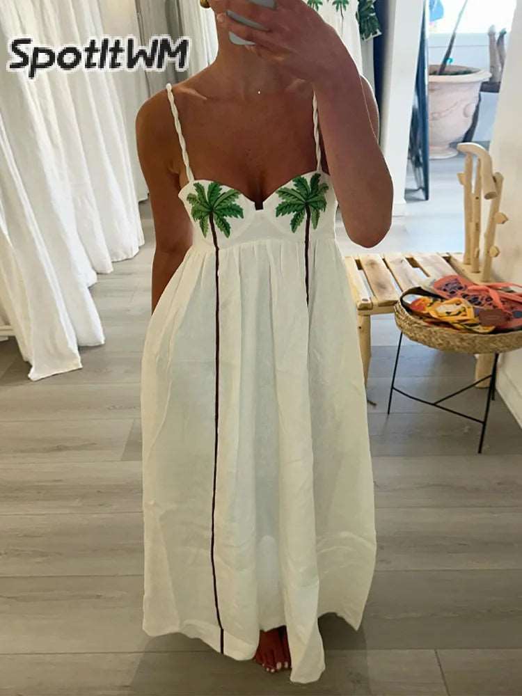 Éclairez votre journée avec notre robe longue summer Coconut Tree! Ce modèle sans manches est l'allié parfait pour un look estival sexy et décontracté. Parfait pour les fêtes sur la plage ou les escapades ensoleillées.